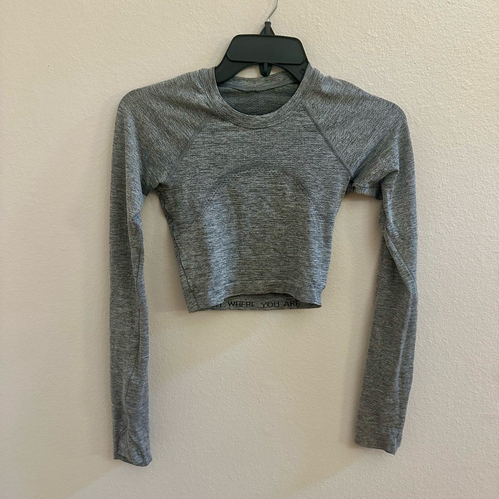 lululemon athletica Heather Gray Swiftly Tech Cropped Long-Sleeve Shirt 2.0 size